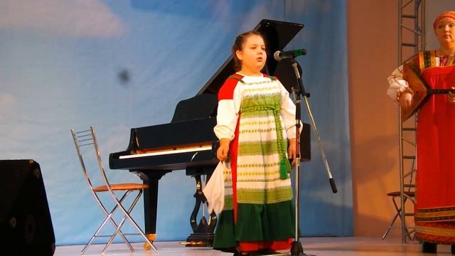 Пойдем девки лугом. Полина Белякова смотреть онлайн