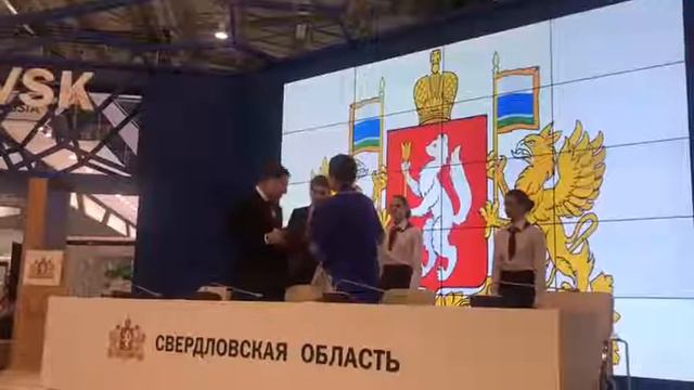 Соглашение о сотрудничестве между ООО "Женщины бизнеса" и правительством Свердловской области смотреть онлайн