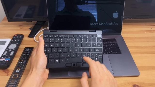 One-Netbook One Mix 3s Yoga - Tiny Laptop Unboxing First Impressions смотреть онлайн