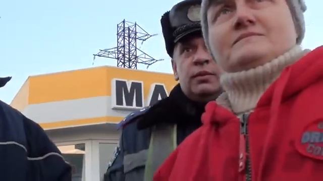 Обьяснили ГАИ кто где должен быть. Попустили... смотреть онлайн