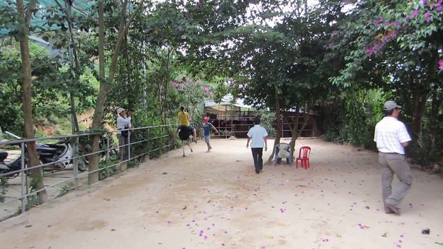 Vietnam 2013 - Ostrich Riding