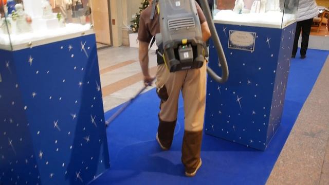 Ранцевый аккумуляторный промышленный пылесос Karcher BV 5/1 смотреть онлайн