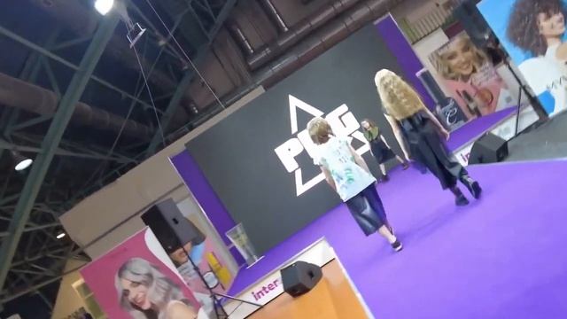 Показ свадебных причесок Екатерины Каленской на выставке "Интерстиль" / Музыкальное ШОУ / Минск смотреть онлайн