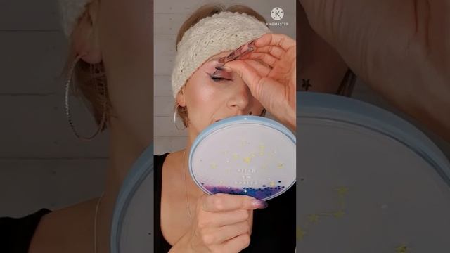 кто умеет клеить ресницы ? #makeuptutorial #клеимресницы #shorts смотреть онлайн