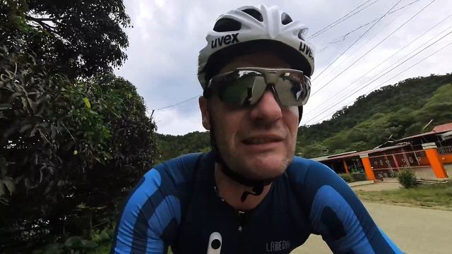 Er wollte mich nicht zum Strand lassen - Mit dem Rennrad zum Corong Corong Beach, El Nido ?? смотреть онлайн