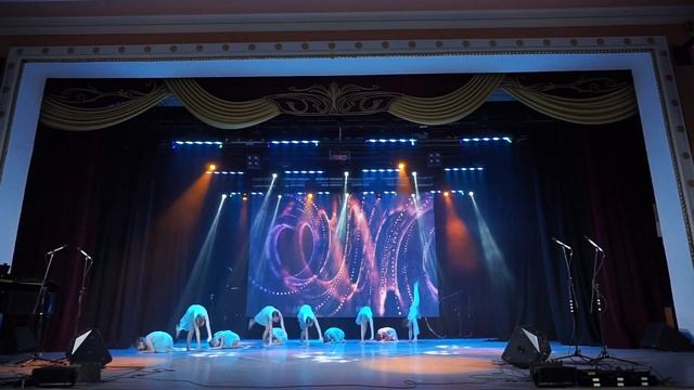 Под музыку Грига Ансамбль Акварель смотреть онлайн
