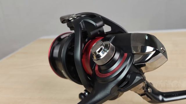 Обзор катушки Катушка Daiwa 21Tournament feeder 25QD смотреть онлайн