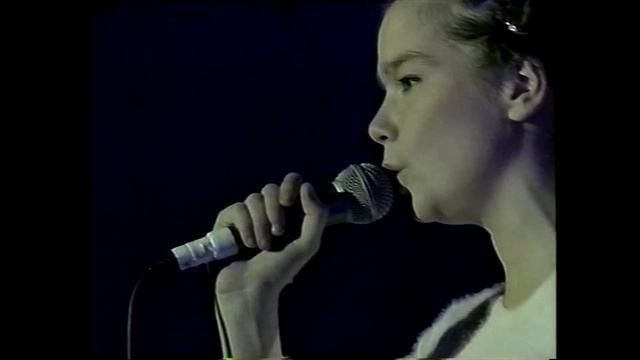 Björk - Come to me - Live London 1993 The Best Version смотреть онлайн