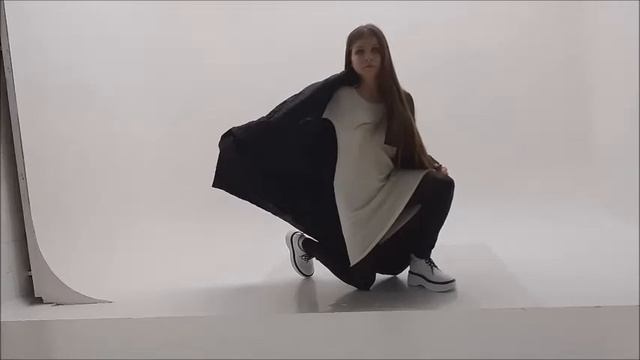 Фотосъемка обуви. Бэкстейдж. Белые кроссовки черный танкер смотреть онлайн