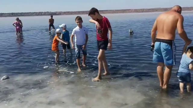 Один день отдыха с родственниками на лечебном лимане-Куяльник и немного Одесского Чёрного моря.❤️🤗 смотреть онлайн
