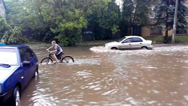 Потоп в Ивантеевке. 15 июня 2015 года смотреть онлайн