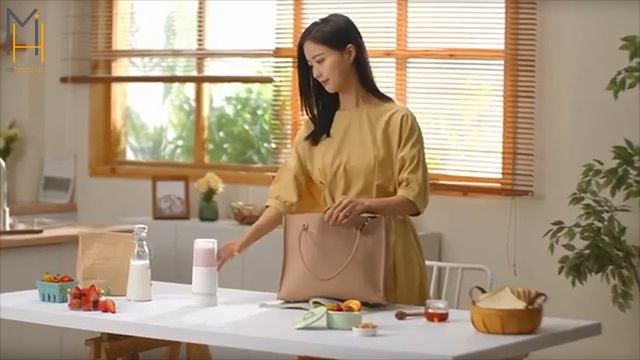 Портативный блендер Xiaomi Mijia Portable Juicer Cup смотреть онлайн