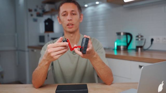 Накамерный свет с Aliexpress - Ambitfull A1 mini RGB смотреть онлайн