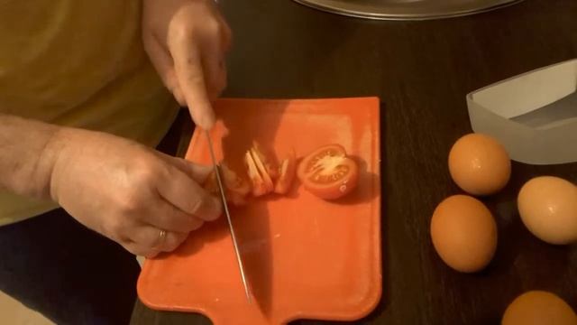 ЯИЧНИЦА С ПОМИДОРАМИ смотреть онлайн