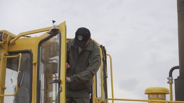 Александр Вайтиев - лучший бульдозерист страны | Чемпион Кубка CHETRA PRO-2023 | Лучший по професси смотреть онлайн