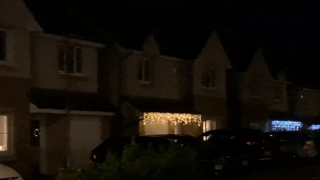 Как украшают дома к Рождеству в Шотландии / Scotland's Christmas lights house show смотреть онлайн