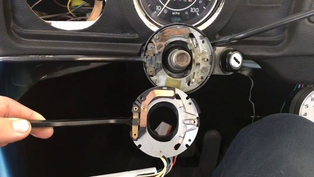 Replacement Turn Signal On A 73 VW Beetle смотреть онлайн