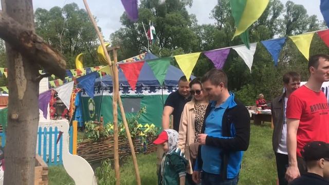 Кармалинская юрта, Ермекеевский Сабантуй 2022 ,темнокожие друзья моей жены ЭНЖЕ, танцы и стихи !! смотреть онлайн