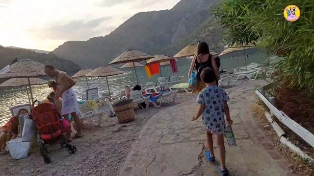 FETHİYE ÖLÜDENİZ TATİLİNE GİDECEKLERE PLAJ TÜYOLARI VERİYORUZ / ÖLÜDENİZ KUMBURNU PLAJI VLOG смотреть онлайн