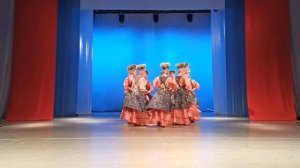 Танец «Приветственный» исполняет хакасская образцовая хореографическая студия «Айас»