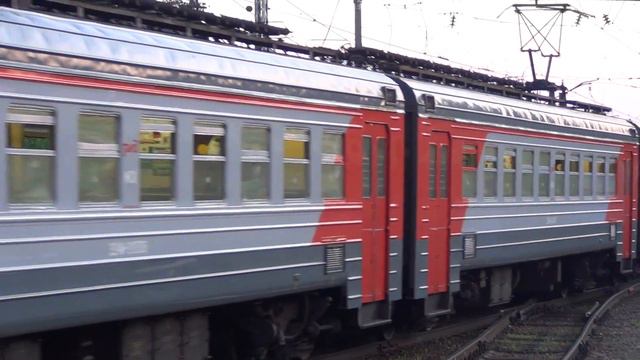 Электропоезд ЭД4М-0103 отправляется со станции Бужаниново. смотреть онлайн