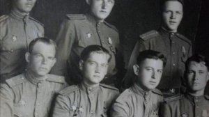 А мы с тобой, брат, из пехоты… (Бери шинель — пошли домой)наброски)