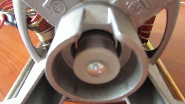 ariston двигатель. где у него щетки? смотреть онлайн