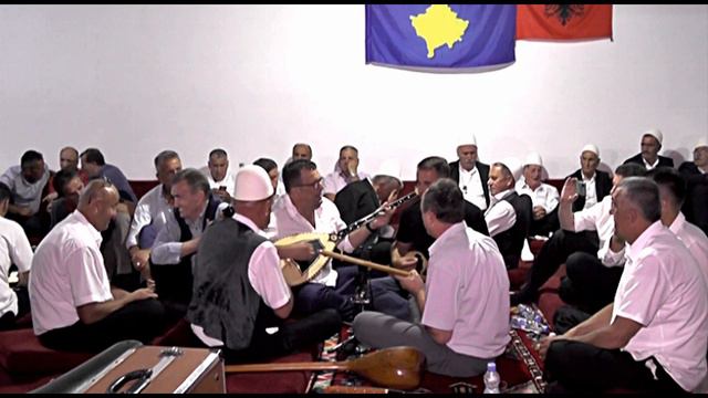LULZIM LLAPI ME GRUPIN = KENG PATRIOTIKE = TE LUTA NE POLLUZHË смотреть онлайн