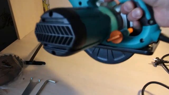 ОНЛАЙН ТРЕЙД.РУ  Пила дисковая Bort BHK-185N Код товара: 1349298