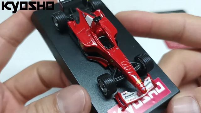 FERRARI F1-2000 – F1M Schumacher Collection - by Kyosho смотреть онлайн