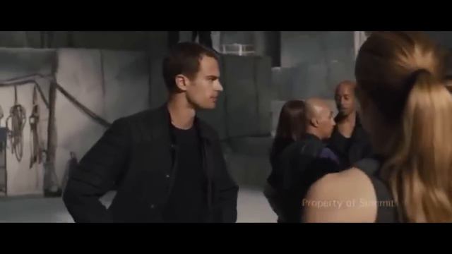 Divergent deleted scene - Edward gets stabbed in the eye смотреть онлайн