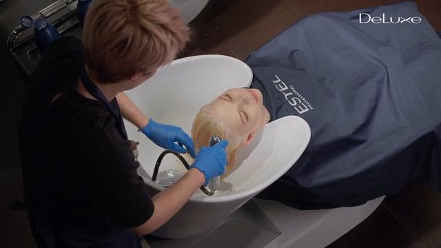 ESTEL DeLuxe Ultra Blond Y Clear Blond