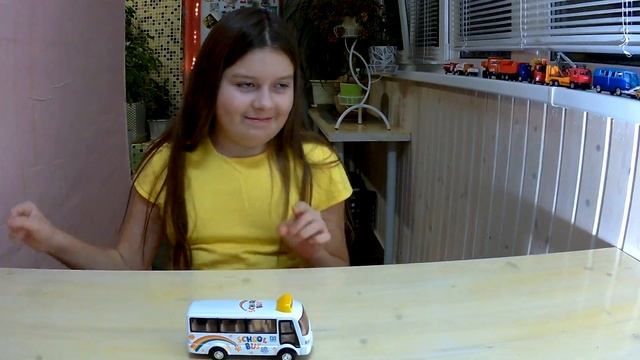 Игрушечный детский школьный автобус смотреть онлайн