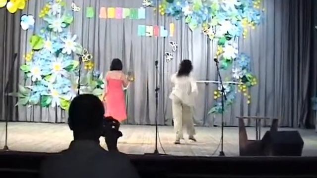 танец учителей гимназия №3 в Академгородке выпускной 2008 смотреть онлайн
