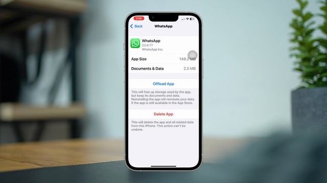 Fix WhatsApp Not Working on iPhone After Update | WhatsApp Issues on iOS 17 смотреть онлайн