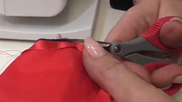 Как подшить низ изделия московским рубчиком и закруткой смотреть онлайн