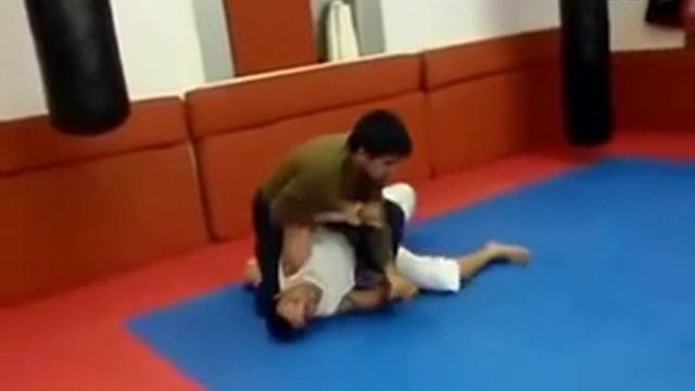 Brazilian Jiu Jitsu vs Karate смотреть онлайн