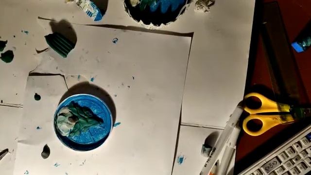 Полина из 4Д приготовила мастер-класс по изготовлению новогодней поделки! смотреть онлайн