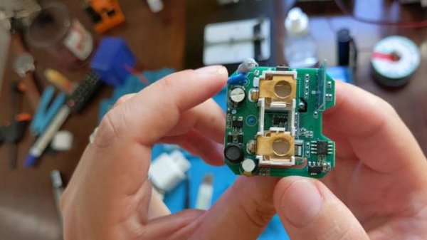 Tuya WiFi Smart Plug - How to disassemble