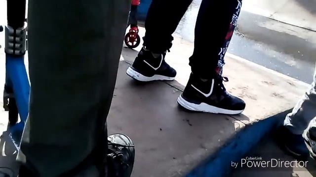 ЯЖ МАТЬ В СКЕЙТ ПАРКЕ 1ЧАСТЬ смотреть онлайн