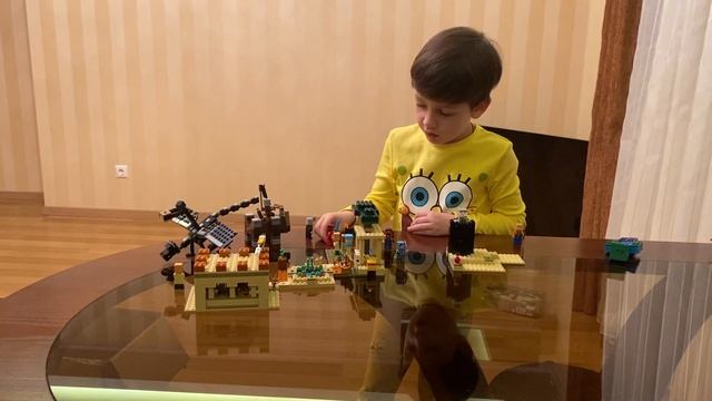 Лего Майнкрафт Патруль Разбойников и Битва с Зомби смотреть онлайн