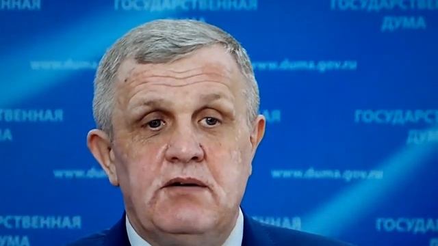 Почему в 2022 году справедливо не повышают пенсии, зарплаты, выплаты и пособия? смотреть онлайн