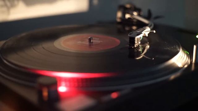 SONY A7S - TEST на Canon 50/1,8 - в полной темноте ISO 6400-100000 смотреть онлайн