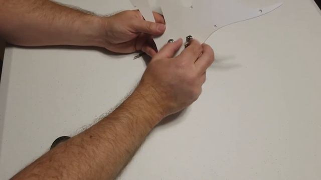 Guitar Mod part 3.3 - Making a Pickguard (3 of 3) смотреть онлайн