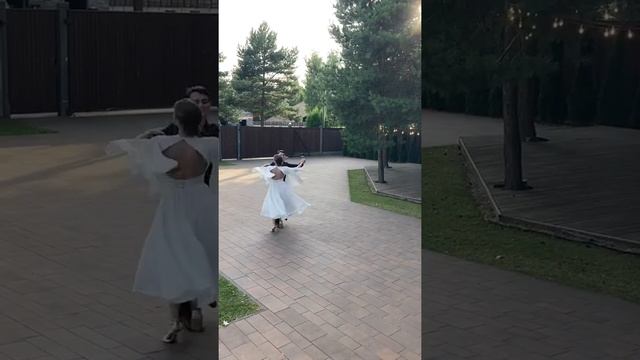 Наш свадебный танец. Венский вальс/ Our incredible wedding dance. Viennese waltz смотреть онлайн