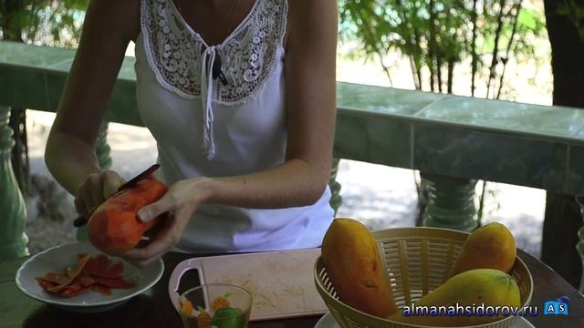 Фрукт папайя! Цена, как выбрать и кушать! смотреть онлайн