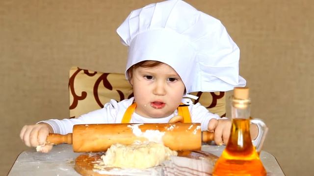 Развивающее занятие ЭМОЦИИ МАЛЫШКИ Маленький ПОВАРЕНОК Алисоня Video For Kids