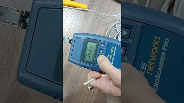 Кабельный тестер Fluke Microscanner Pro смотреть онлайн