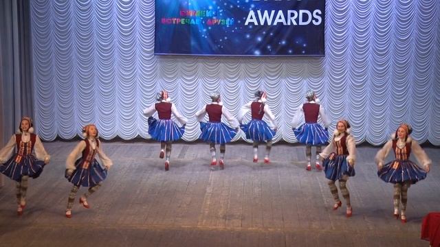Образцовый ансамбль народного танца "Вiтерець" Финский танец "Озорницы" смотреть онлайн
