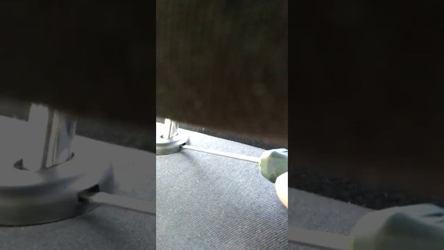 Снятие задних подголовников Шкода рапид ( и пр) смотреть онлайн